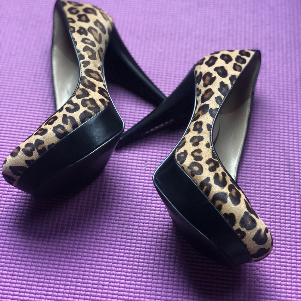 Guess Platform Leopard Pump